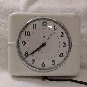Vintage MCM Westclox Belfast Electric Wall Clock Kitchen Dinette Cream Black